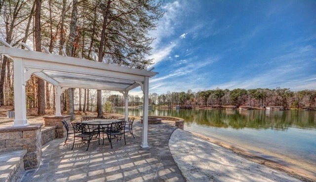 The Gables At Lake Anna- Great Waterfront Home, Public Side, Private Sandy Beach