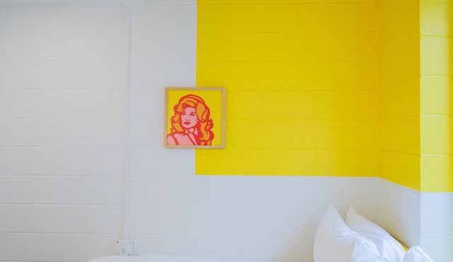 The Gallatin 218 Cozy Full, Colorful Boutique Hotel