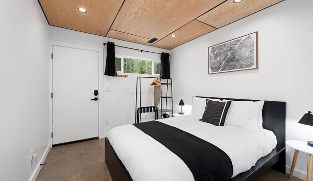 The Gallatin at Stoner Creek Cabins