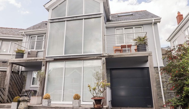 THE GALLERY, family friendly in Tenby