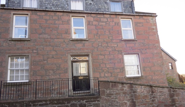 The Gallery Flat is situated in Kirriemuir town centre