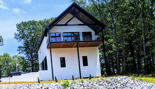 "The Gamers Garage" Lakehouse w/Game Room & Boat Pier