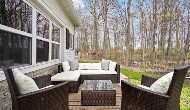 The Garage - Renovated - Caseville Beach - Golf - Kayak - Hike