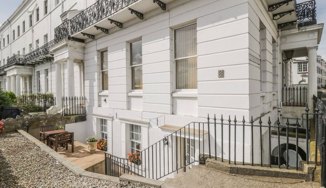 THE GARDEN APARTMENT, pet friendly, country holiday cottage in Filey