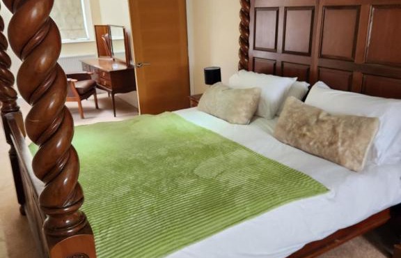 The Garden Bar Rooms