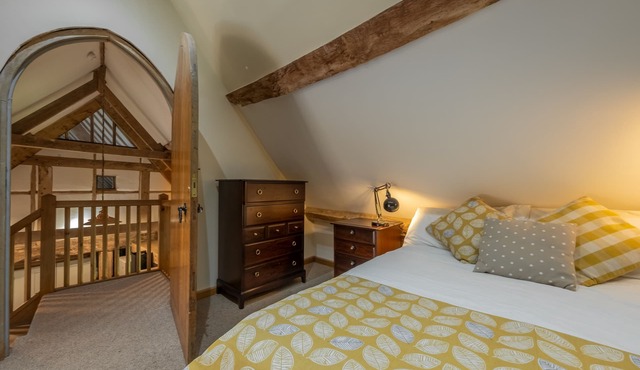 The Garden Barn (4) - a grade I listed building sleeping 4 guests