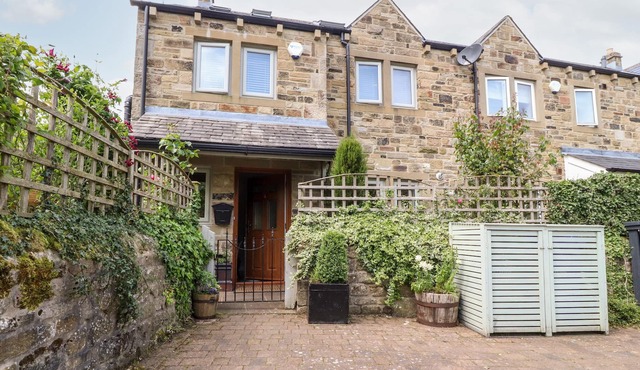 THE GARDEN HOUSE, with a garden in Giggleswick