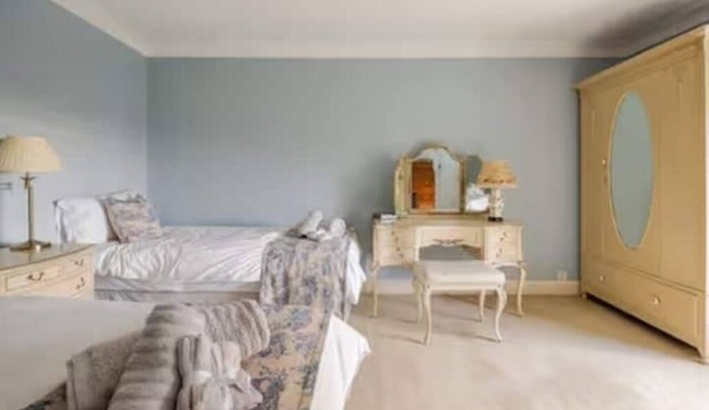 The Garden Room 40 mins Edinburgh, 10 mins Loch Leven, 25 mins Sterling Castle