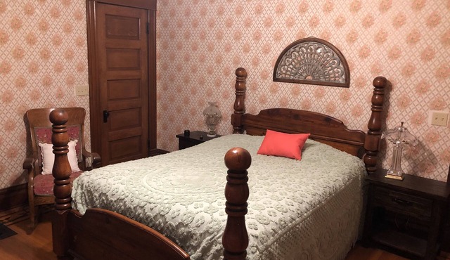 The Garden Room at Shoal Creek B&B