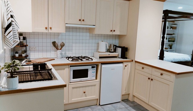 The Garden Suite - with spa and fireplace