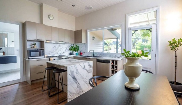 The Gardens: High-end Heritage Cottage in Ballarat