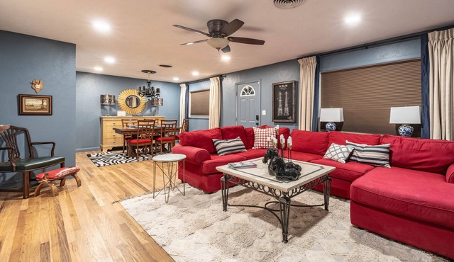 The Gaston Haus - 4 Bedroom/2 Bath European Experience