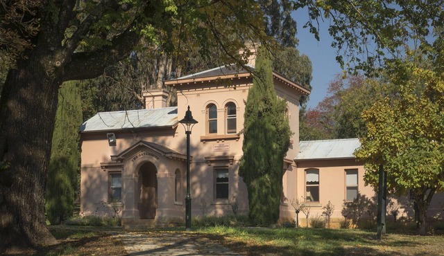 The gate @ Beechworth