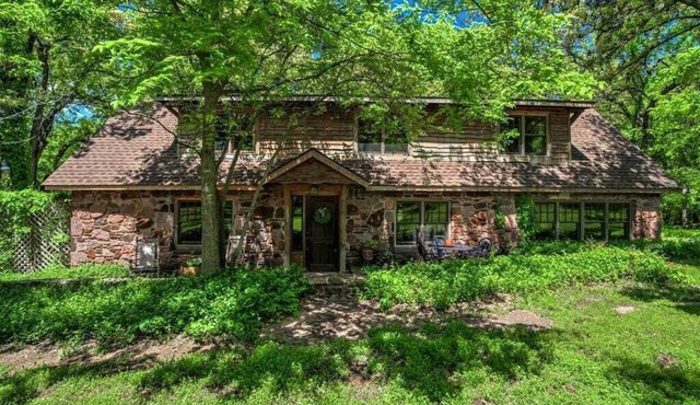 The Gate House, 1 Bedroom Cabin - Edmond, OK