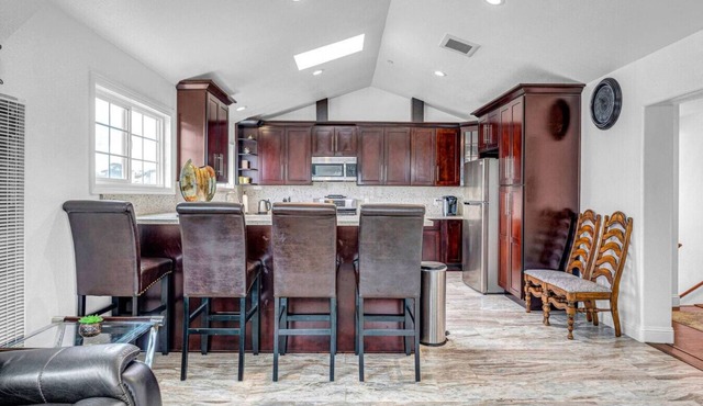 The Gateway - Large Home Near Monterey & Beaches