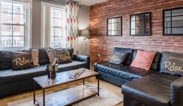 The Gathering 3 - Chester City Centre – Sleeps 14