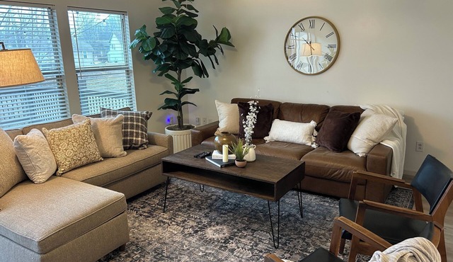 The Gathering Grove 6Bdrm/3King 3.5Bath-sleeps20+