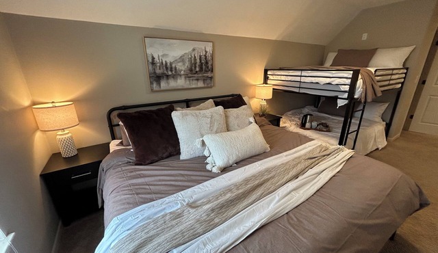 The Gathering Grove 6Bdrm/3King 3.5 Bathrooms - sleeps 20+