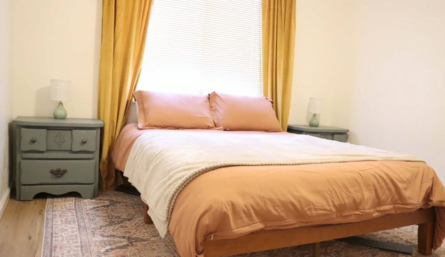 The Gathering House- Unique Converted Church Stay- groups welcome- large parking