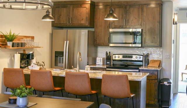 The Gathering Place- REFRESH. ADVENTURE. GATHER. REPEAT. - Vacation Townhome