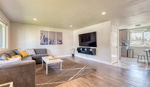 ►The Gathering Spot ⌂ Spacious 5 BR/3 Bath Home