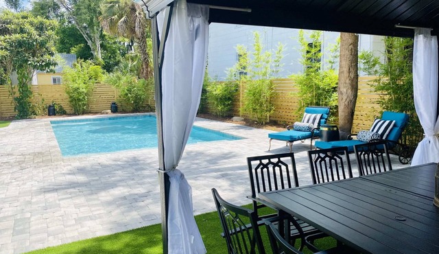 The Gatsby Mansion/Heated Pool/Heart of Town