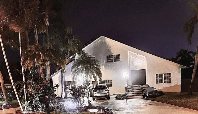 The Gaudium House nSpacious, peaceful, Pool, Game room, close to attractions