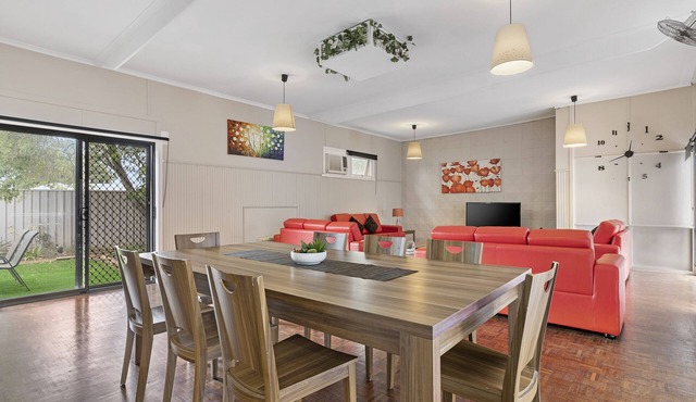The Gazebo Place - Spacious 4 Bedroom near Murray River
