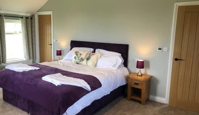 The Old Hay Barn - Rural Cottage Surrounded by Ancient Meadowland