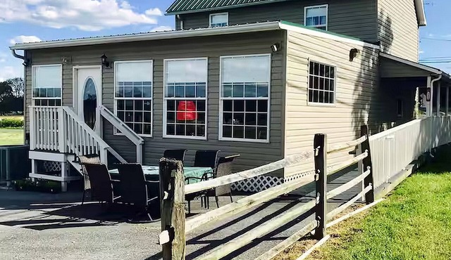 The General's Hideaway near Gettysburg Battlefields, Wineries, Skiing & Hiking less than a mile from the Cashtown Inn