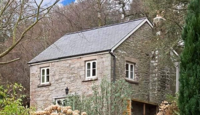 THE GENERALS COTTAGE, family friendly, with open fire in Penallt