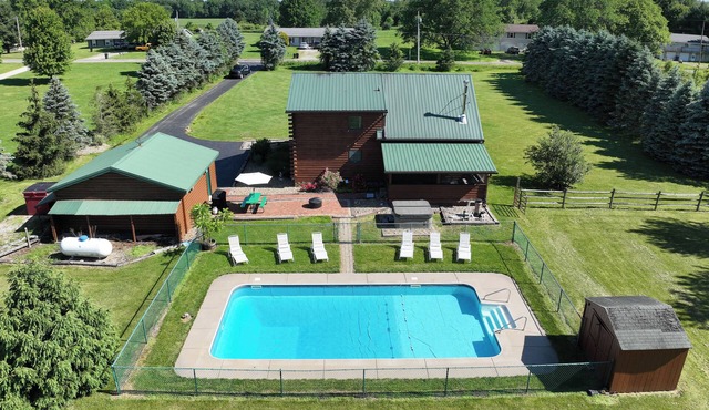 The Generations Log Cabin Inground Pool Sleeps 16-20 SPECIAL! 299 per night