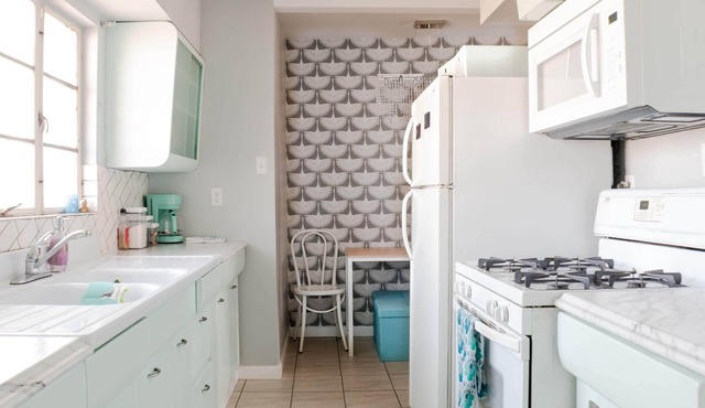 The Geode: Sparkling Interior w/5 Beds, Gorgeous Home/Local Host/Pets OK!