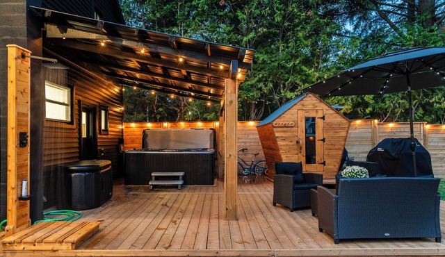The Georgian Bay Cottage - Hot Tub + Sauna + Fire-pit + More!