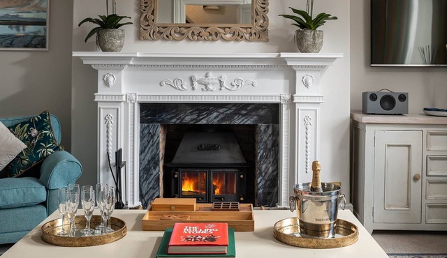 The Georgian House - sleeps 9 guests in 5 bedrooms