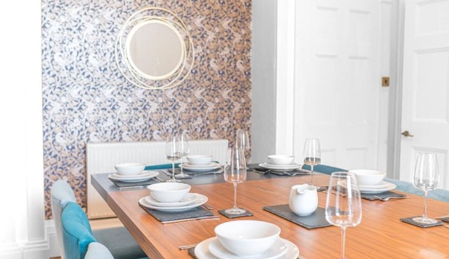 The Georgian Manor House - 8 Bedroom House