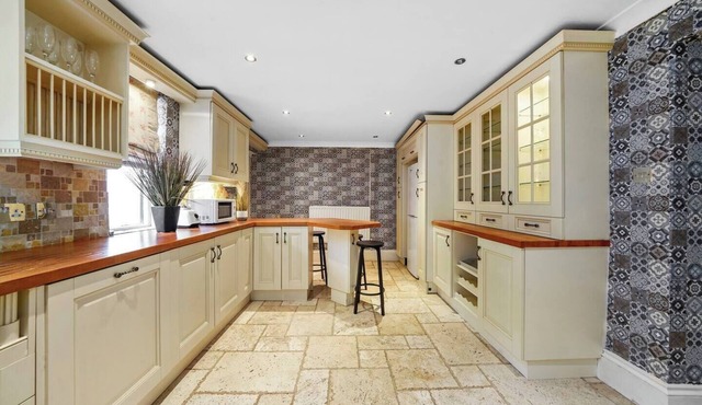 The Georgian Townhouse - Indoor Hot Tub