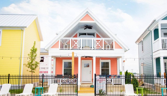 The Getaway: 3 bed/2 bath Lakeside Cottage w/King Beds & Hot Tub!