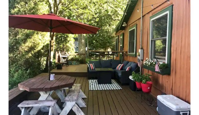 The Getaway (Dog Friendly/Optional Pontoon Rental)