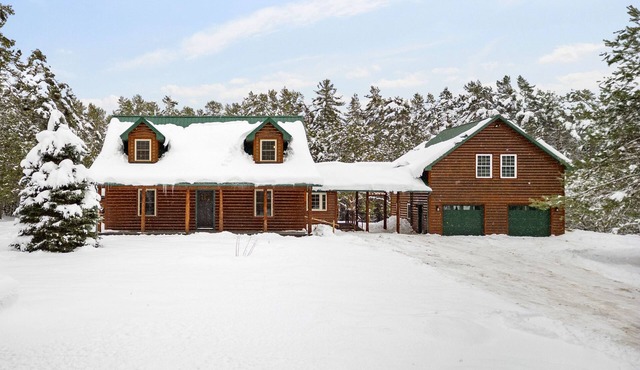 The Getaway in the Pines, On Snowmobile Trail