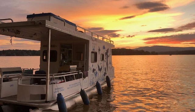 The Gigi - A Mermaid Houseboat on Lake James