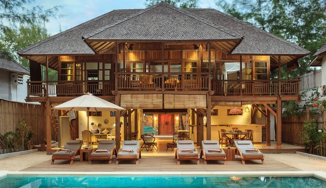 The Gili Beach Resort, 4 Bedrooms Villa Gili Trawangan - Beach Front
