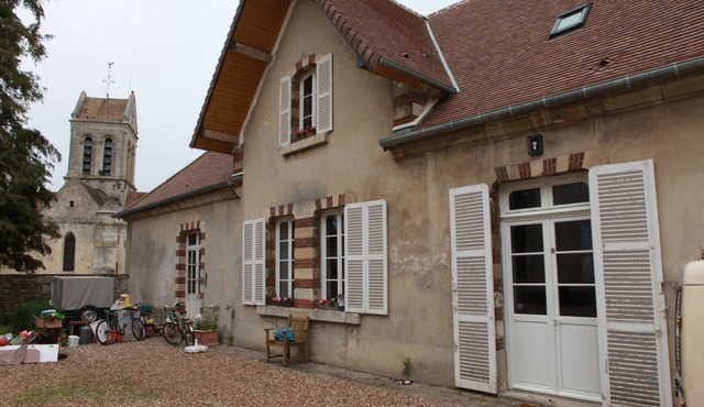 The Gîte du Manoir in the park in the center of the village
