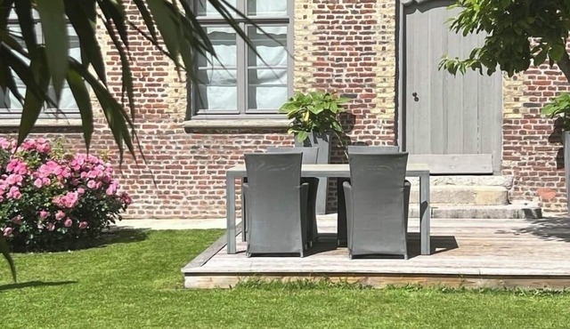 THE GITE OF THE PRESBYTERE