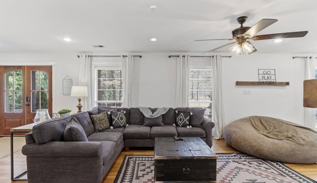 The Given House - Modern Midtown Stay