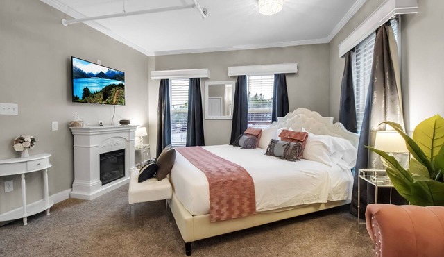 The Glam Room at The West End Inn