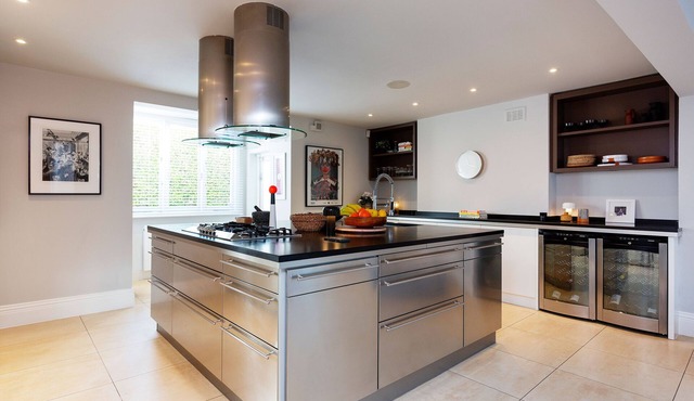 The Glass Gallery, by Veeve