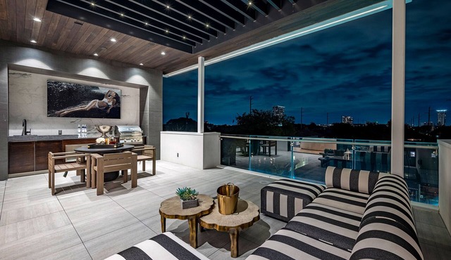 The Glass Haus I · Modern Luxury · River Oaks · Rooftop Terrace ·Elevator ⭐️⭐️⭐️⭐️⭐️