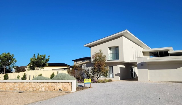 The Glass House, Port Vincent