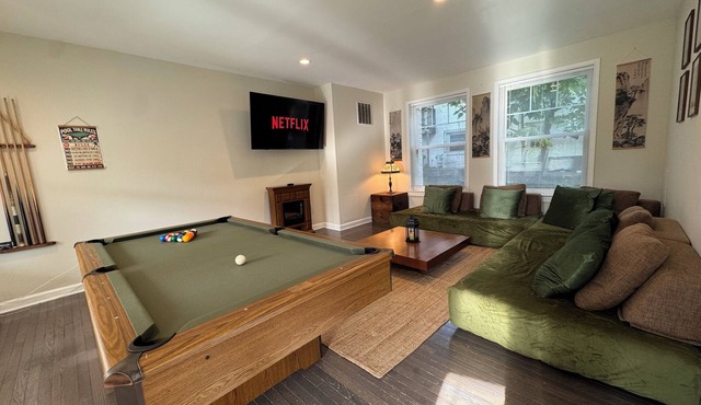 The Glebe House: Host 25, Arcade, Hot Tub, Speakeasy, Family & Friends Getaway